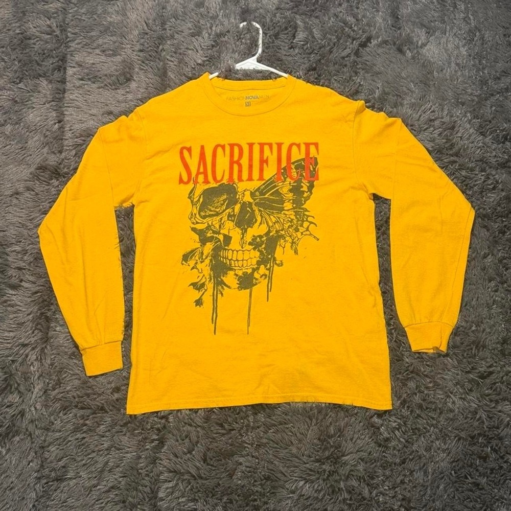 Fashion Nova Men Sacrifice Skull Butterfly Graphic Long Sleeve Tee Yellow Medium